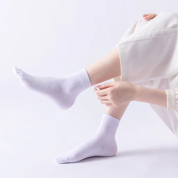 5 Paari Kõrge Kvaliteedi Bamboo Sokid Naiste Mood Jaapani Harajuku Candy Värvi Vabaaja Keskmise Toru Sokid Must White Sox