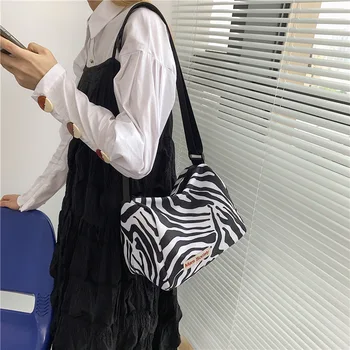 Naiste Kotid 2021 Uus Leopard Printida Moe Nailon Messenger Bag Naiste Loomingulise Vabaaja õlakott, Harajuku Crossbody Kott
