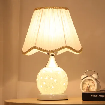 Tabel Lamp Magamistuba Öö Ins Lihtne Kaasaegse Loomingulise Ühiselamu LED Keraamiline Lamp