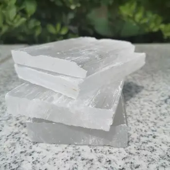Looduslik valge krobeline soolhape crystal plaat kipsi näidis