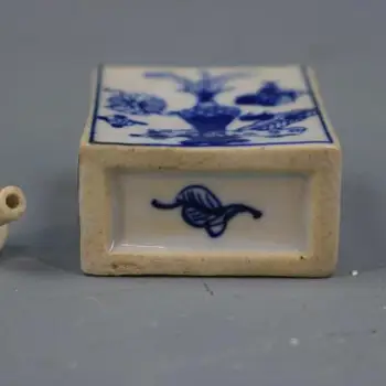Antiikne portselan, sinine ja valge antiikse mustriga nuusktubakas pudel