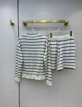 Mereväe Triibulised lühikesed Püksid Komplekt Naistele Suvel 2021 Luksus Brändi O-kaeluse Kontrasti Silmkoelised Tshirts koos Pingutusnöör Kõrge Vöökoht Lady Püksid