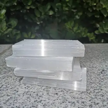 Looduslik valge krobeline soolhape crystal plaat kipsi näidis
